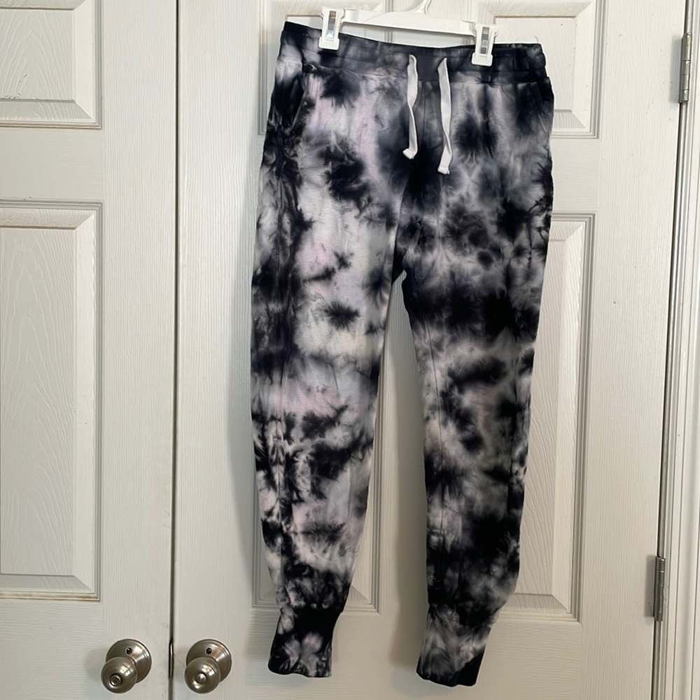 Women’s medium tie dye joggers